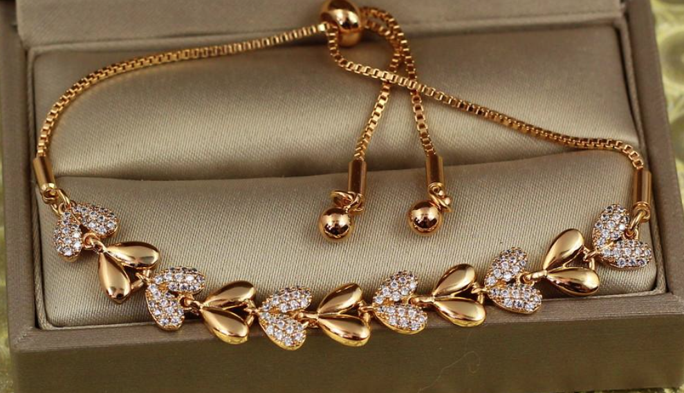 Браслет Xuping Jewelry Веночек из сердечек регулируемый на бегунке Золотистый