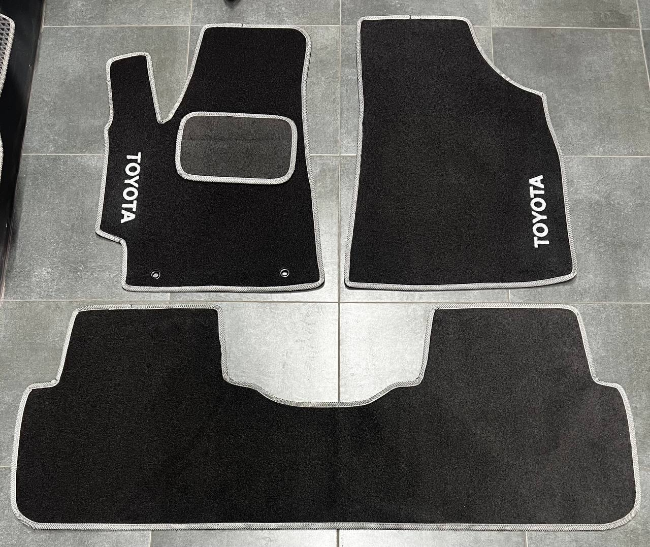 Коврики автомобильные ворсовые в салон для Toyota Highlander 2008-2013 3 шт. Черный (BLCCR1626)