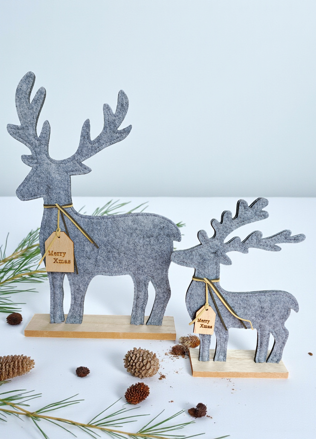 Набор декоративных оленей Livarno Home из фетра Christmas Decoration 39,2/23,4 см Серый (7905)