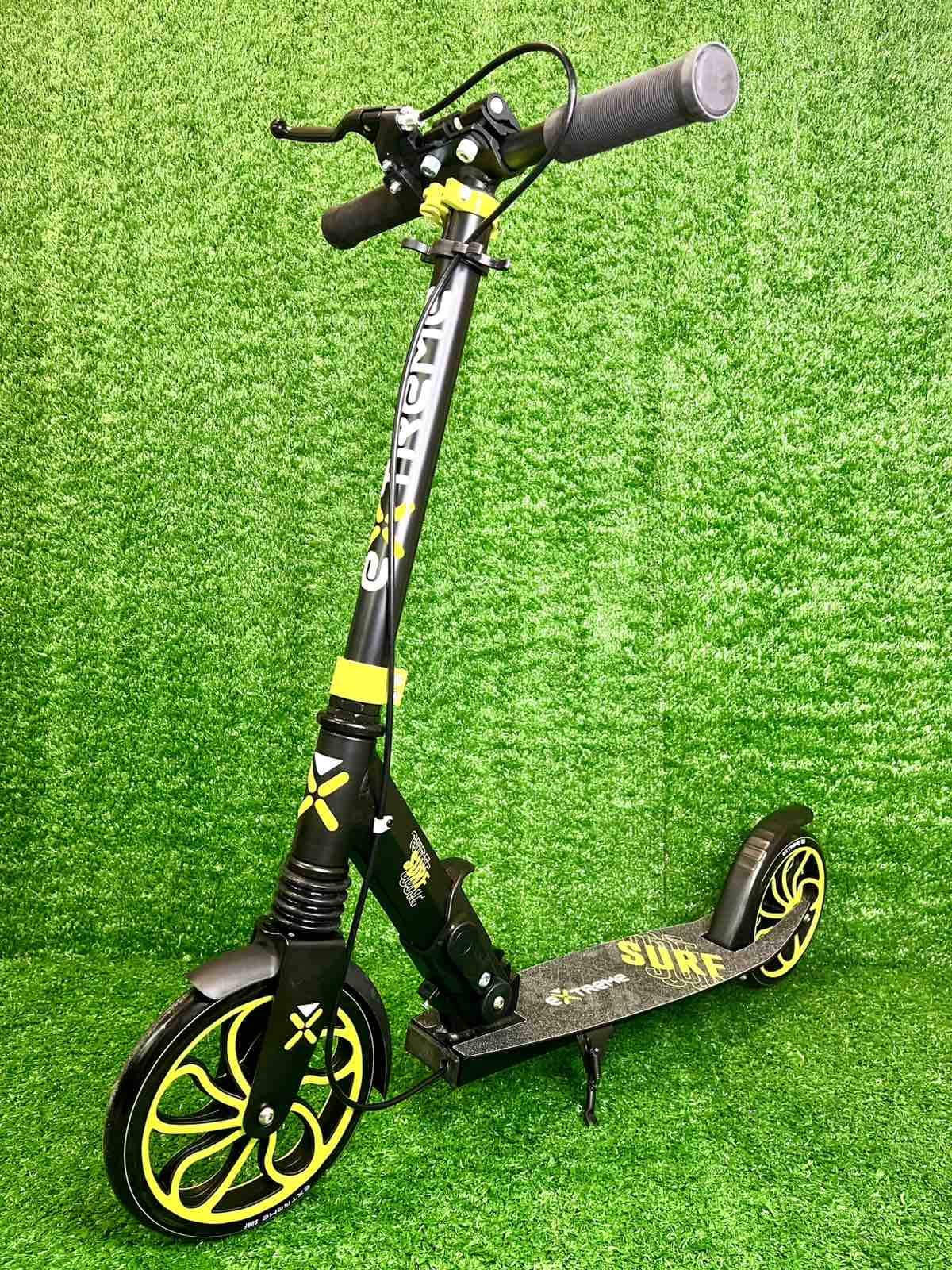 Самокат городской Scooter Extreme 2-х колесный Черно-желтый (SK2440)