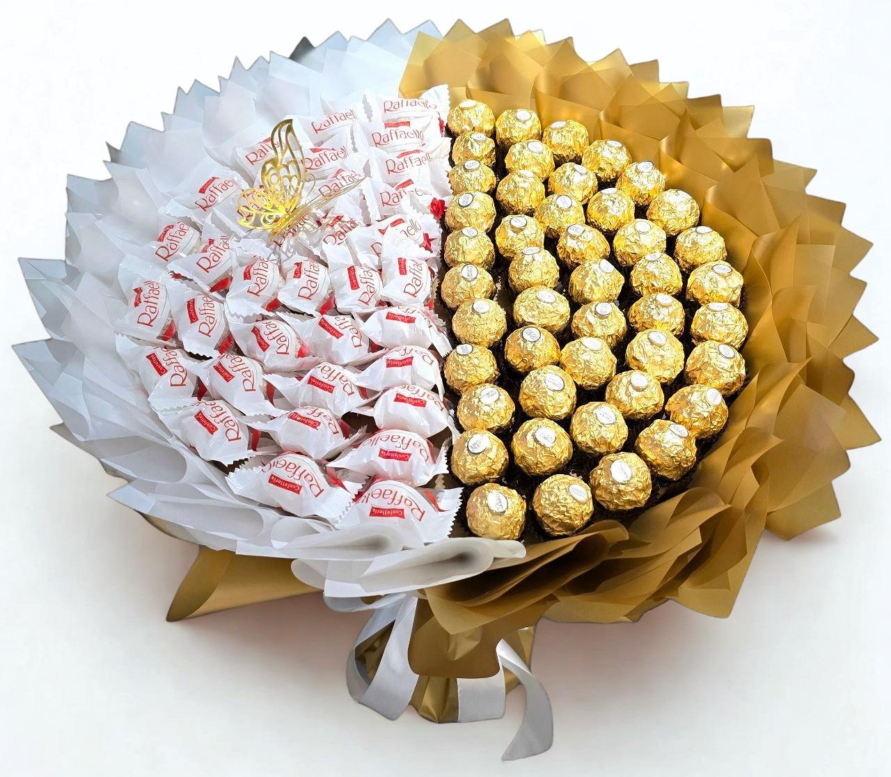 Букет із цукерок Raffaello і Ferrero Rocher
