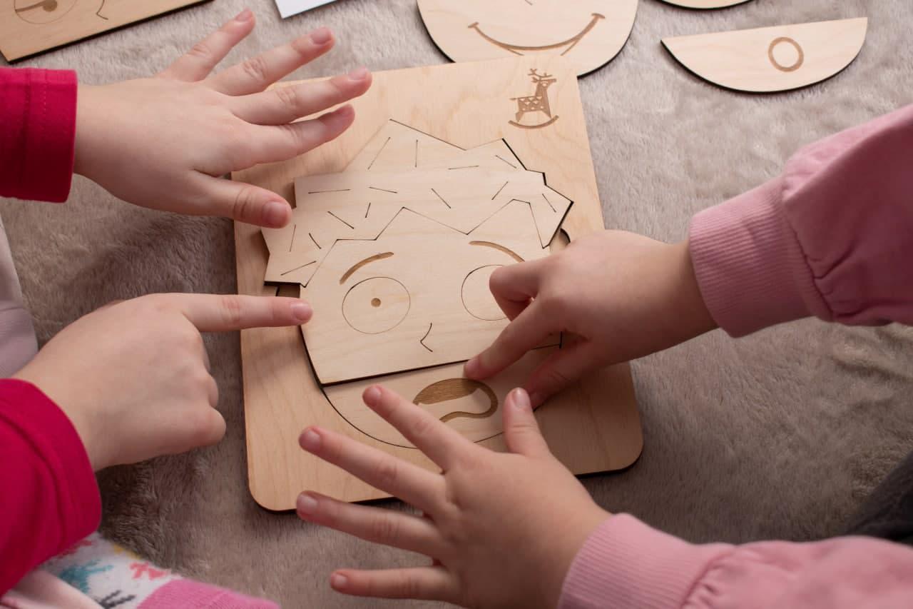 Настільна розвиваюча гра Зробив Тато "Вивчаємо емоції" пазли з картками (RZ0026) - фото 10 Настільна розвиваюча гра Зробив Тато "Вивчаємо емоції" пазли з картками (RZ0026) - фото 10