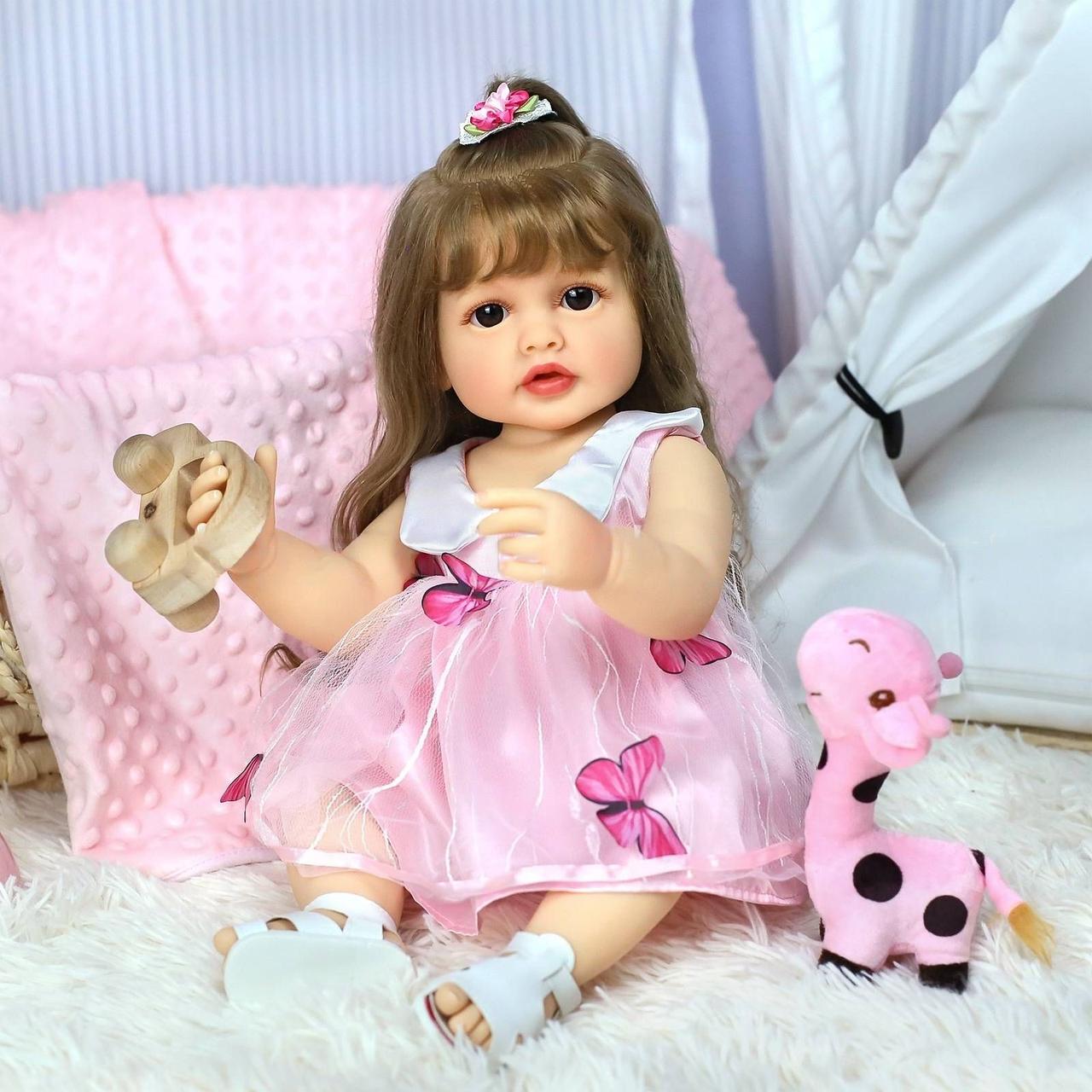 Кукла Reborn Адель винил-силиконовая с соской/бутылочкой/игрушкой 55 см (1961790915) - фото 3 Кукла Reborn Адель винил-силиконовая с соской/бутылочкой/игрушкой 55 см (1961790915) - фото 3