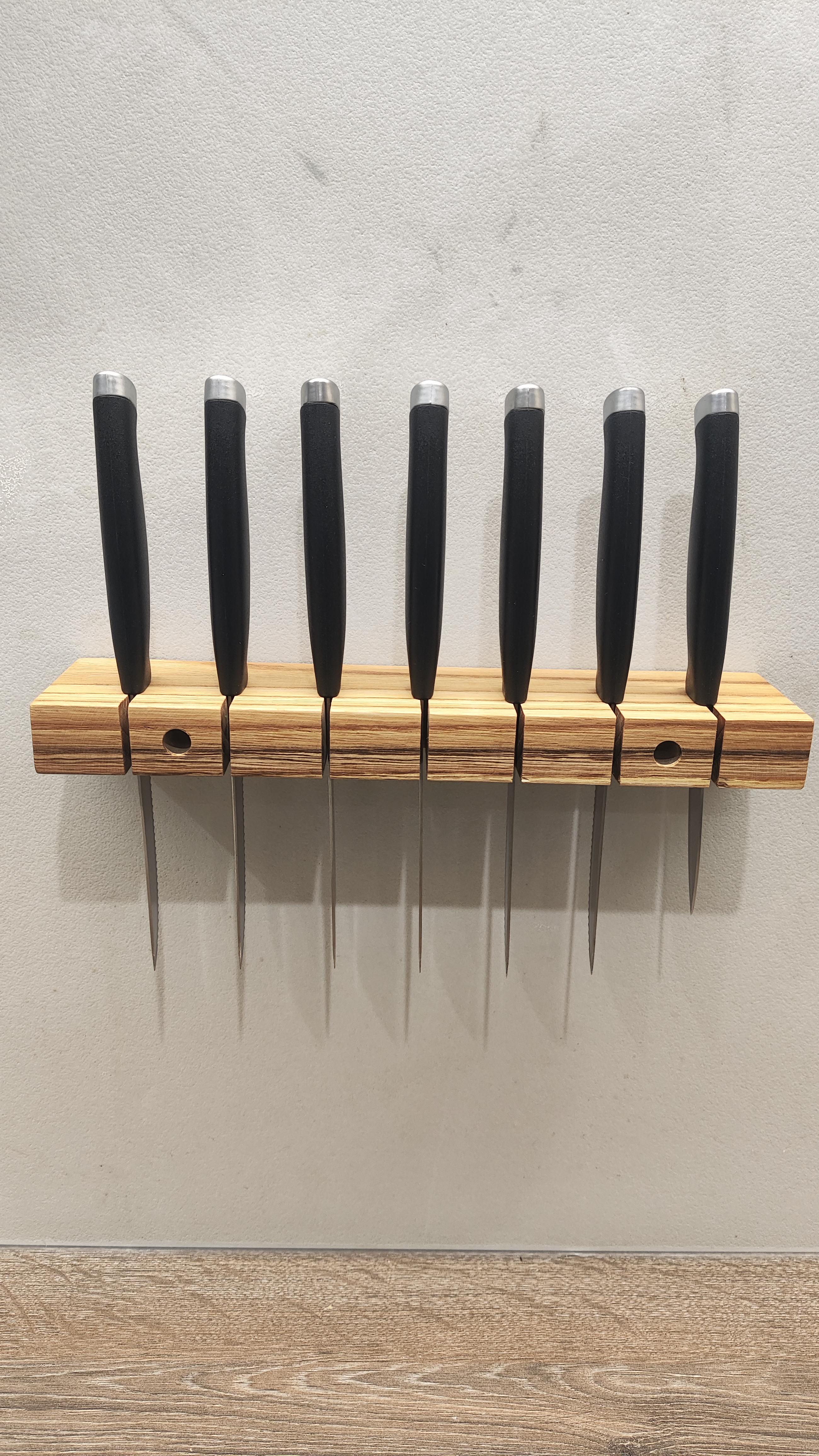 Подставка для ножей деревянная 28х7х3 см Темный дуб (25183336) - фото 4 Подставка для ножей деревянная 28х7х3 см Темный дуб (25183336) - фото 4