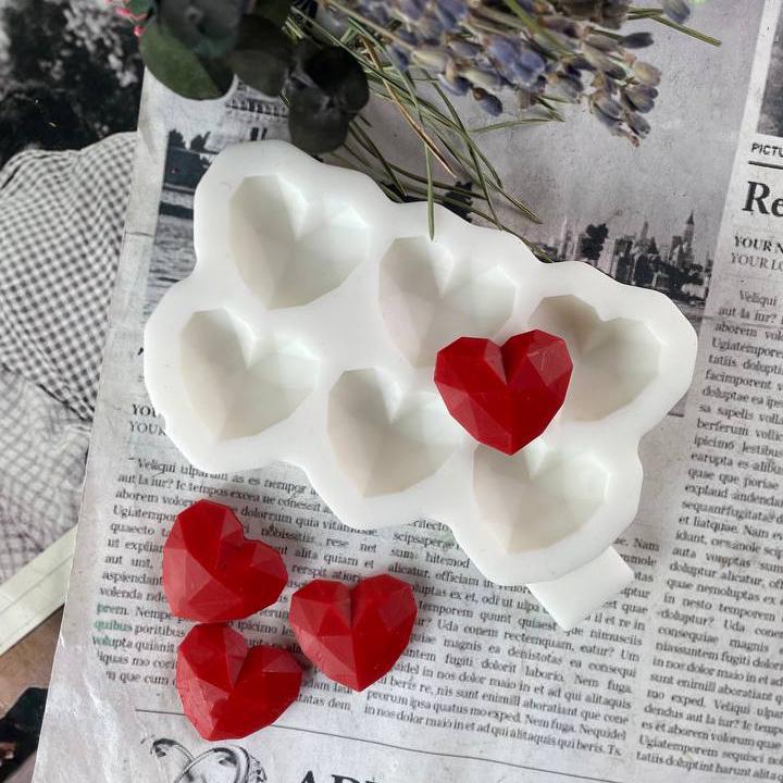 Форма для виготовлення свічок силіконова Грановане серце (1657)