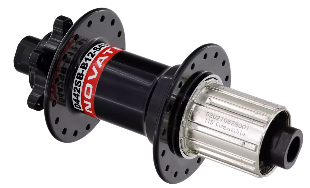 Втулка задняя велосипедная Novatec D442SB 32H 4 промподшипника ось 12х142 мм Черный