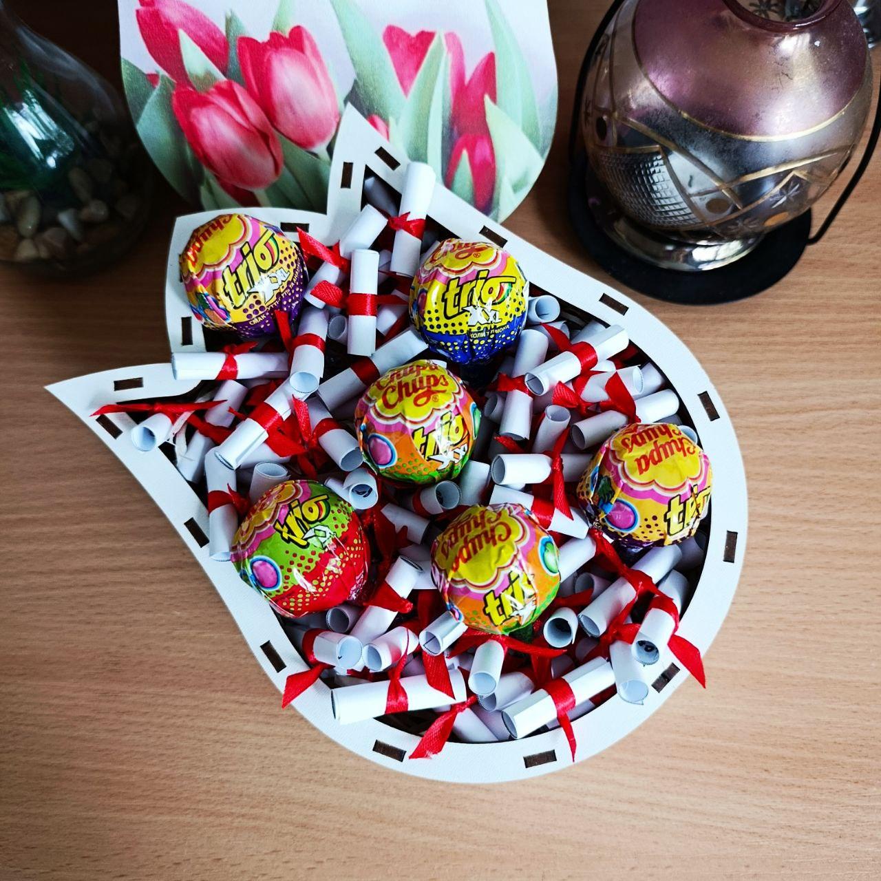 Бокс з солодощами та 101 причиною чому я тебе люблю для дівчини на день народження/день закоханих/8 березня (ar280) - фото 2 Бокс з солодощами та 101 причиною чому я тебе люблю для дівчини на день народження/день закоханих/8 березня (ar280) - фото 2