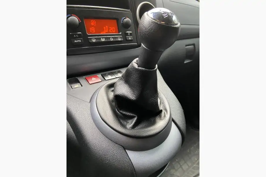 Чехол КПП Peugeot Partner Tepee (29-51- koz021)