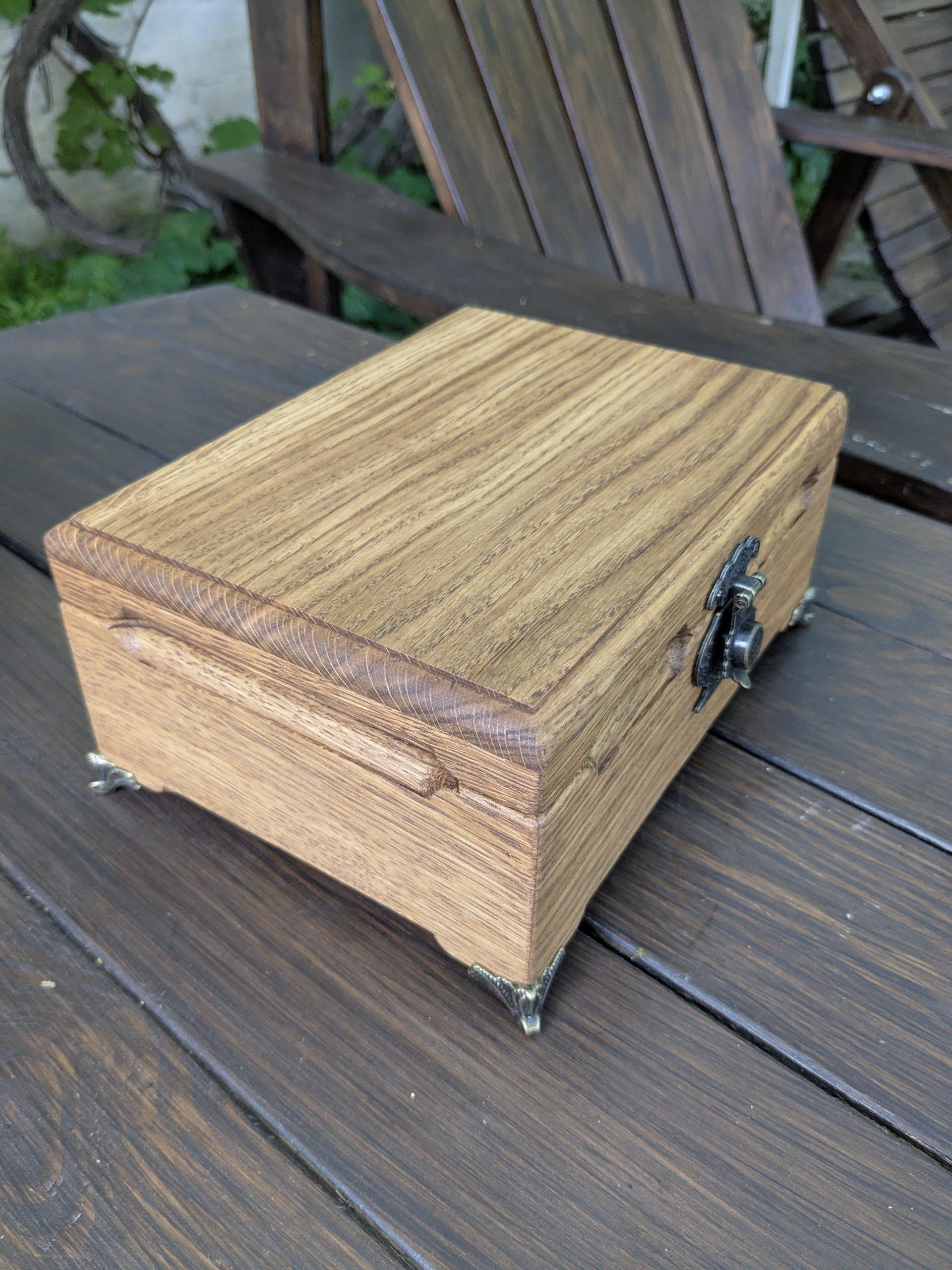 Скринька для зберігання з натурального дуба та горіха 200х150х85 мм - фото 2 Скринька для зберігання з натурального дуба та горіха 200х150х85 мм - фото 2