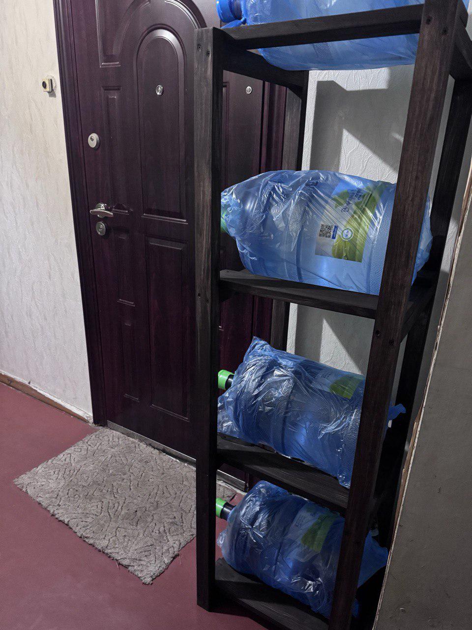 Етажерка з натурального дерева для зберігання бутлів з водою ясен (DV4663) - фото 2