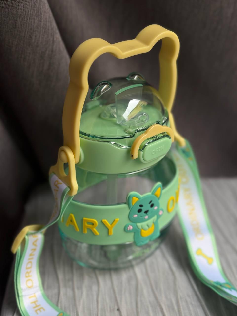 Дитяча пляшка для води YIWU HP-14-37GR з трубочкою та ручкою 580 мл Зелений (HP-14-37GR) - фото 2 Дитяча пляшка для води YIWU HP-14-37GR з трубочкою та ручкою 580 мл Зелений (HP-14-37GR) - фото 2