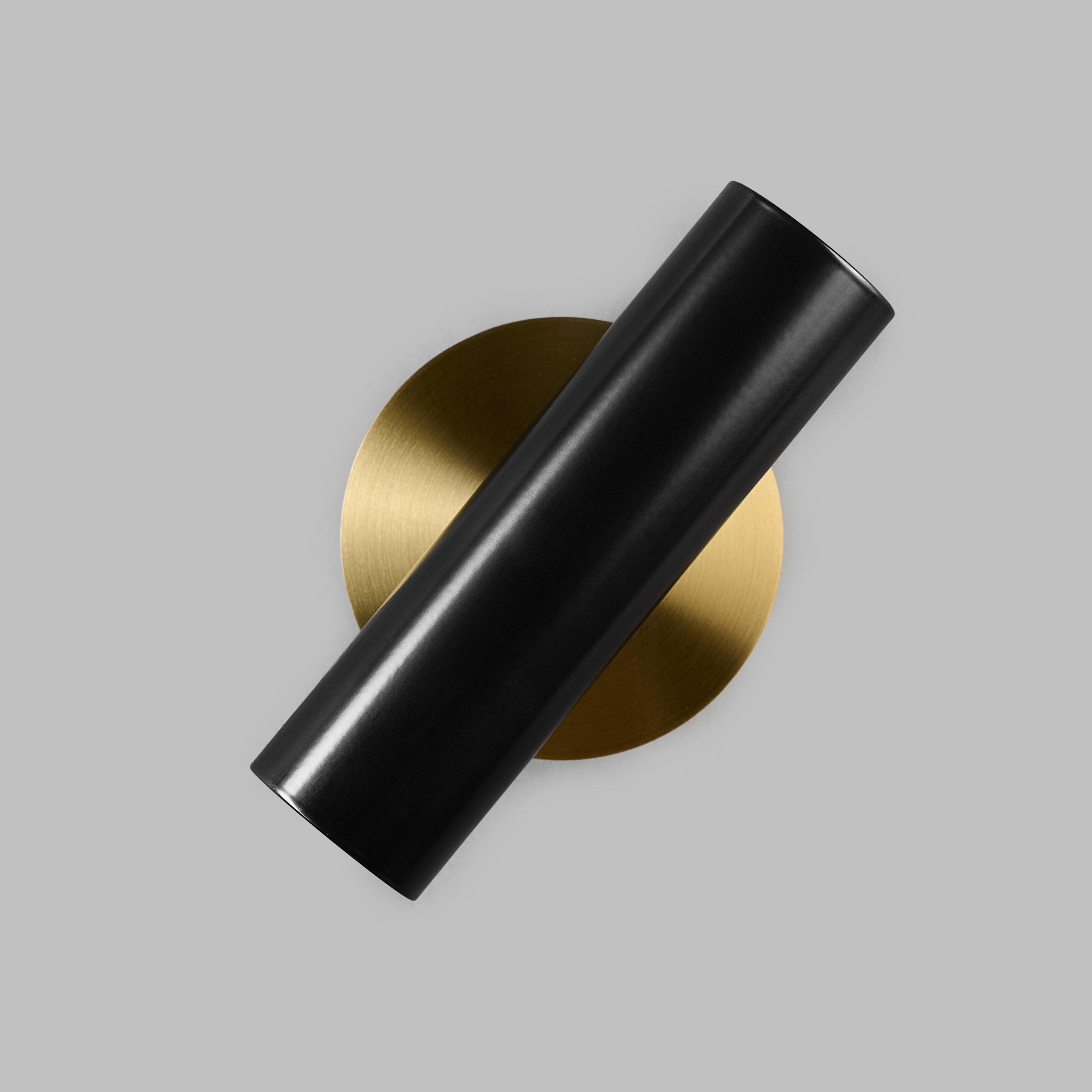 Настенный двойной светильник с деталями из латуни Brass Бра для ванной или спальни Black (BRASS1) - фото 3 Настенный двойной светильник с деталями из латуни Brass Бра для ванной или спальни Black (BRASS1) - фото 3