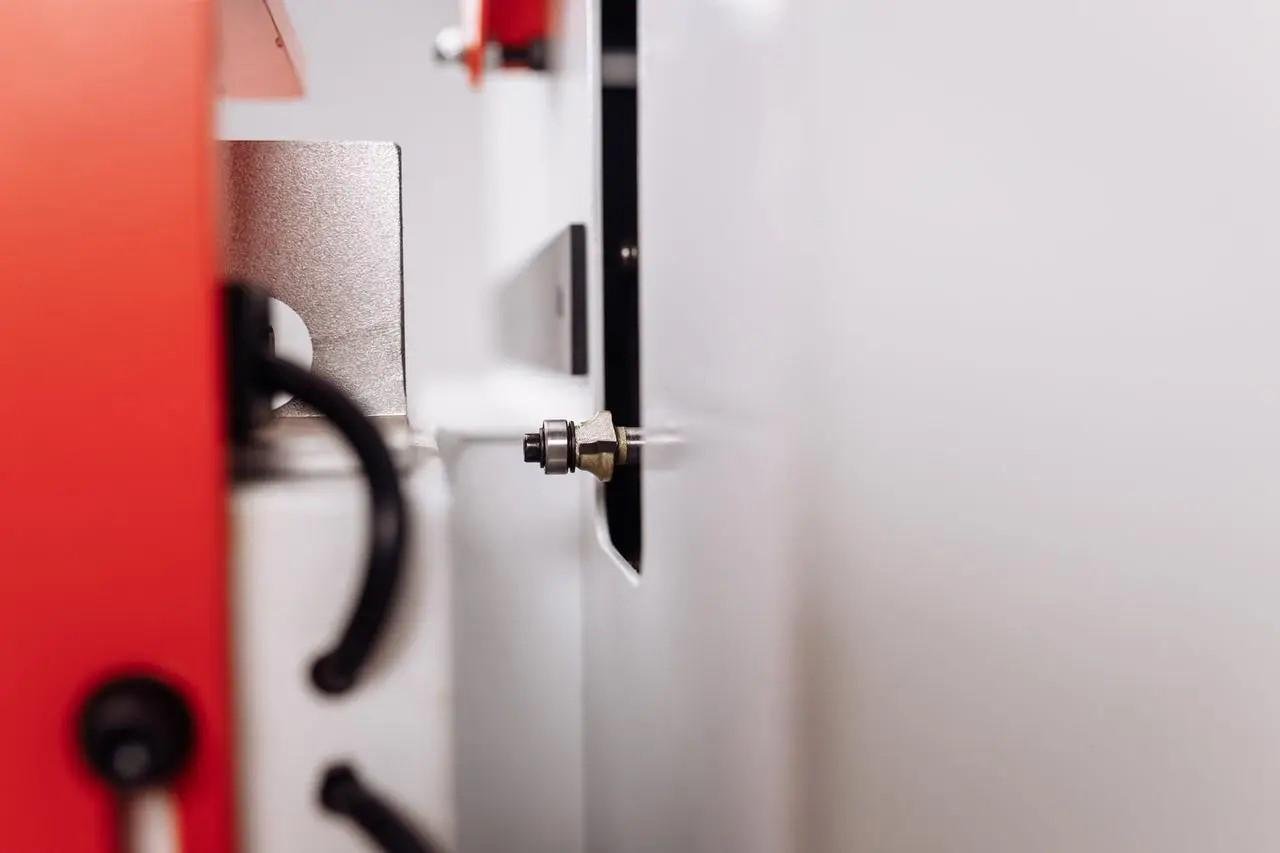 Станок для закругления углов с прижимом заготовки (GK-002) - фото 5