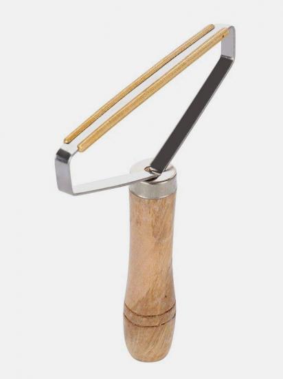 Щетка-бритва для удаления катышек и ворса из вещей дерево/Медный 14х13 см (126290) - фото 5 Щетка-бритва для удаления катышек и ворса из вещей дерево/Медный 14х13 см (126290) - фото 5