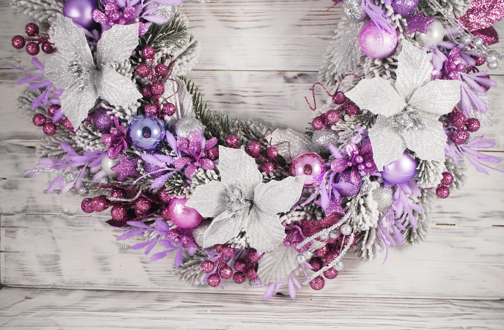 Вінок новорічний 43 см Бузковий/Білий (4933482) - фото 4