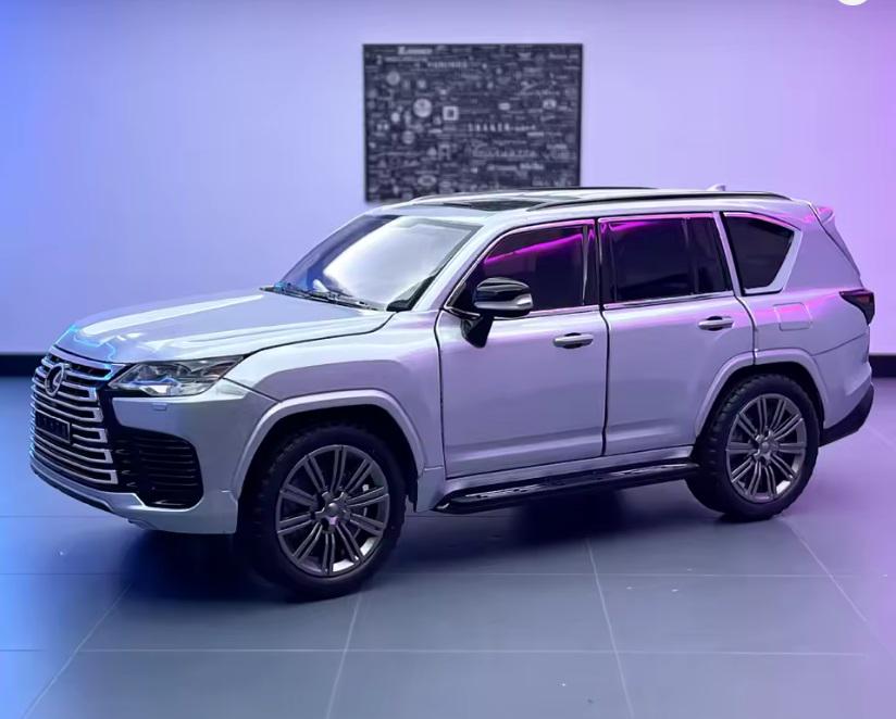 Масштабная модель автомобиля Lexus LX 600 1:24 (35681070) Масштабная модель автомобиля Lexus LX 600 1:24 (35681070)