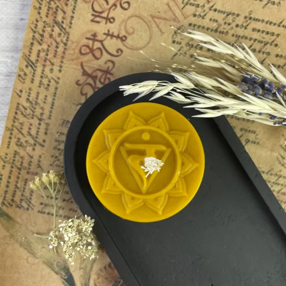 Свеча восковая чакральная Манипура Желтый (1057)