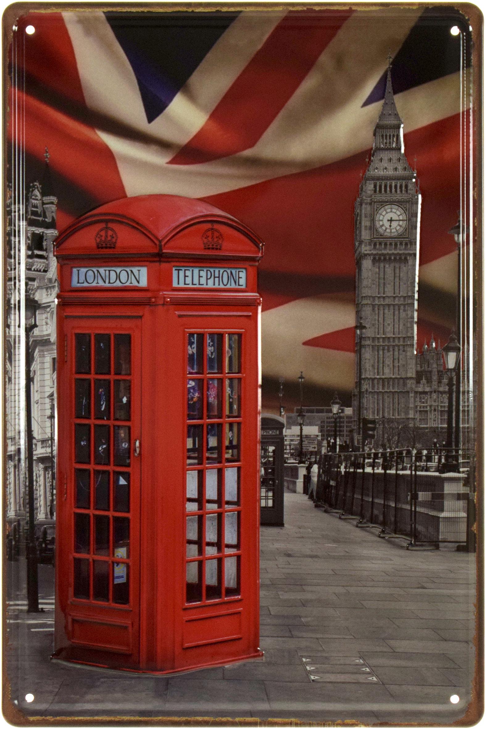 Типичная красная телефонная будка в Лондоне с Биг Беном на заднем плане
