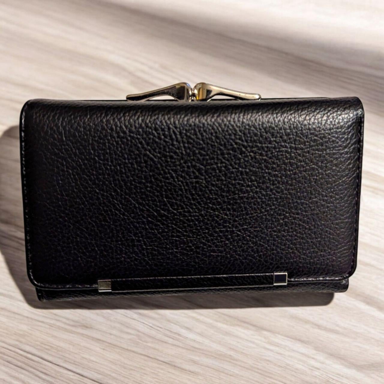 Кошелек маленький женский на магните с поцелуйчиком Черный (4786В )