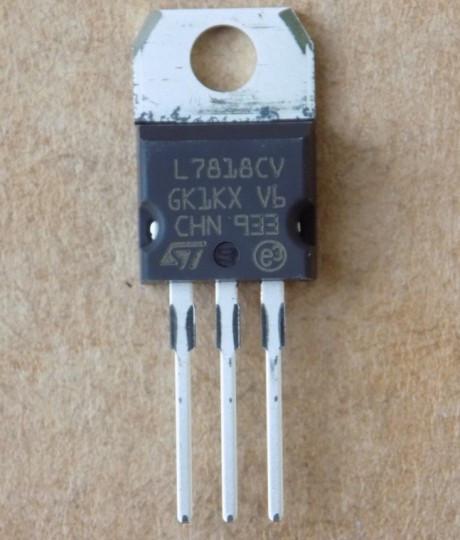 Микросхема ST L7818CV/TO220 (28908)