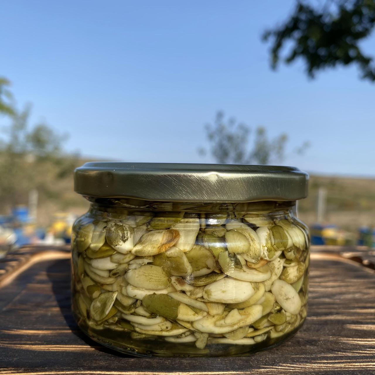 Семечки тыквы в меду акации 0,25 л 270 г (1495937577)