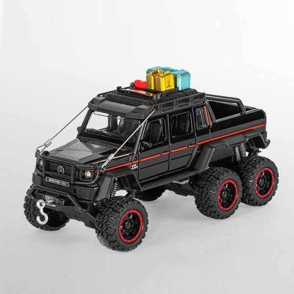 Игрушечная машинка Mercedes AMG G63 1:24 со световыми звуковыми эффектами и подвижными элементами (C02039)