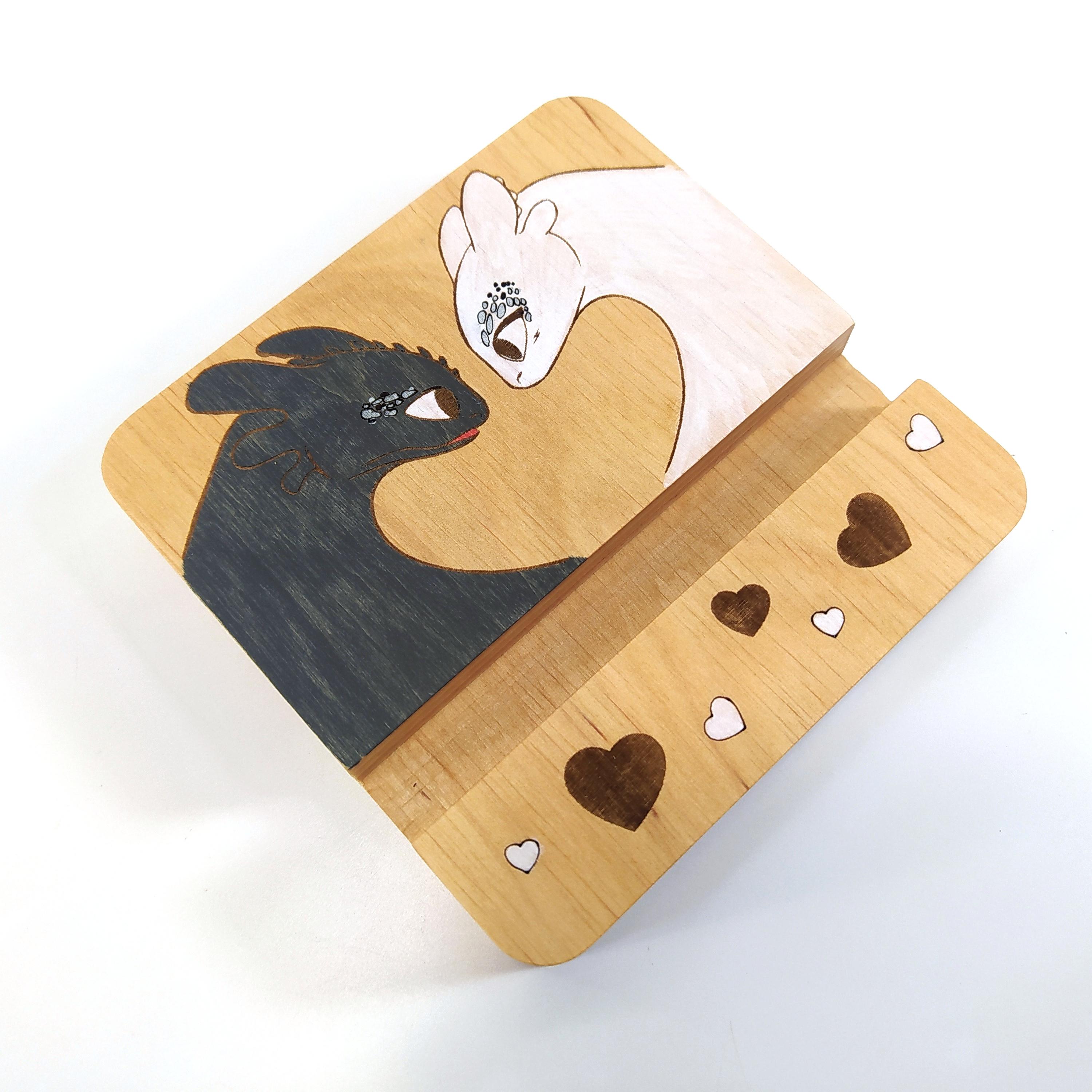 Подставка для смартфона Майстерня містера Томаса Беззубик и Ночная фурия 10х10 см - фото 5 Подставка для смартфона Майстерня містера Томаса Беззубик и Ночная фурия 10х10 см - фото 5