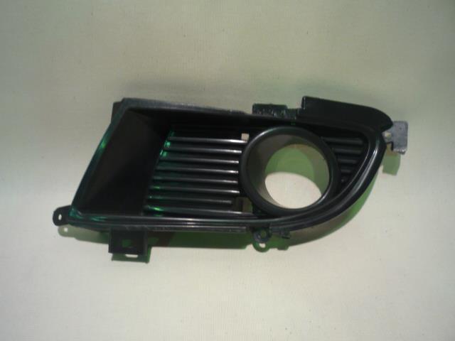 Решетка бампера AVTM Mitsubishi Lancer IX 04-06 левая нижняя с отверстиями противотуманок (MN150931 184805975)