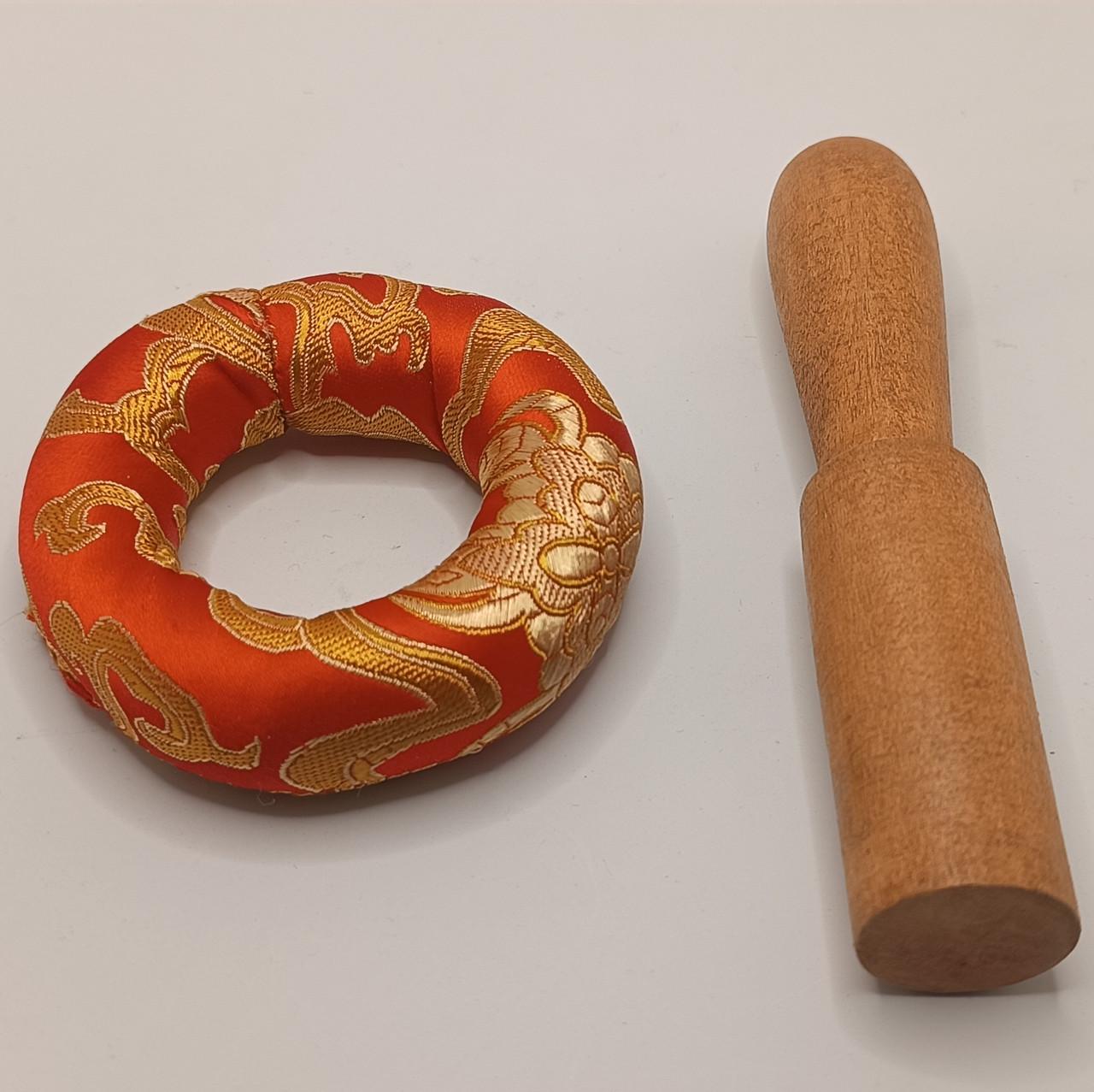 Набір Тибетський 3в1 лита мідна співаюча чаша 8 см/резонатор/подушка (22825345) - фото 4 Набір Тибетський 3в1 лита мідна співаюча чаша 8 см/резонатор/подушка (22825345) - фото 4