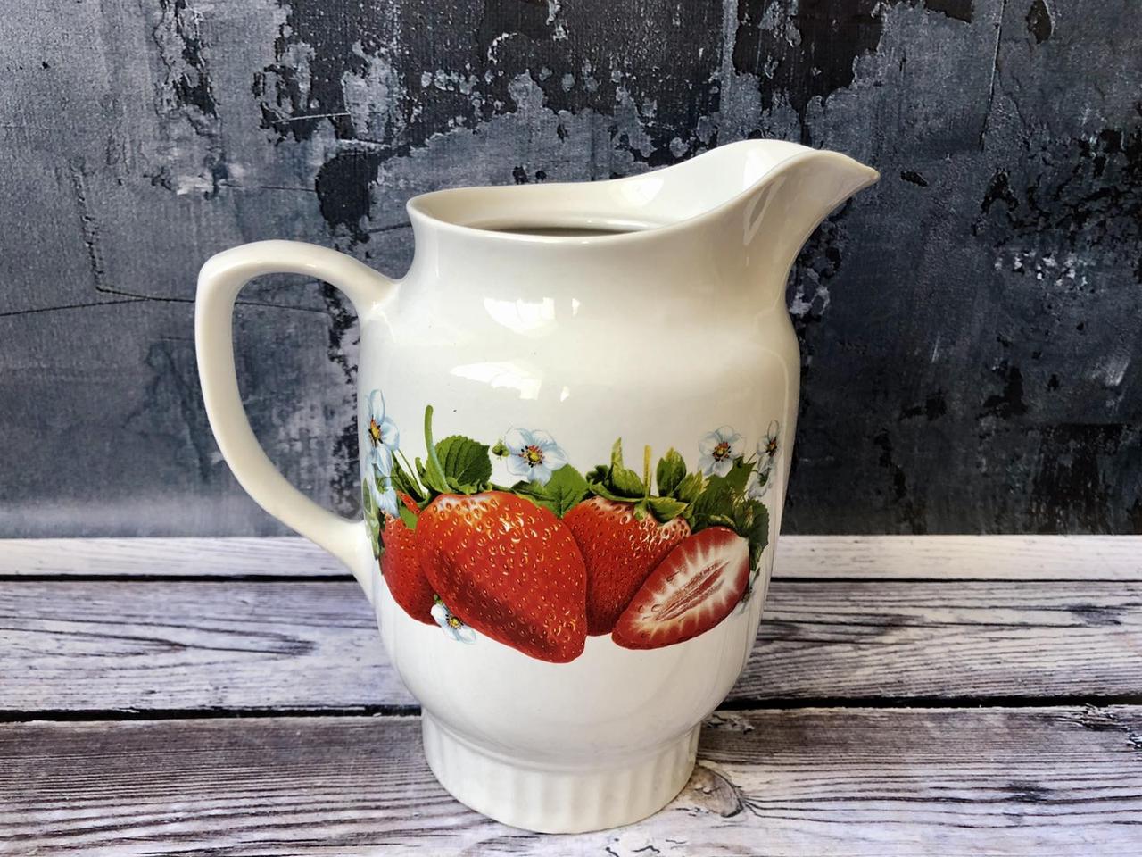 Кувшин керамический Клубника 1,5 л Белый (1292005976) - фото 1