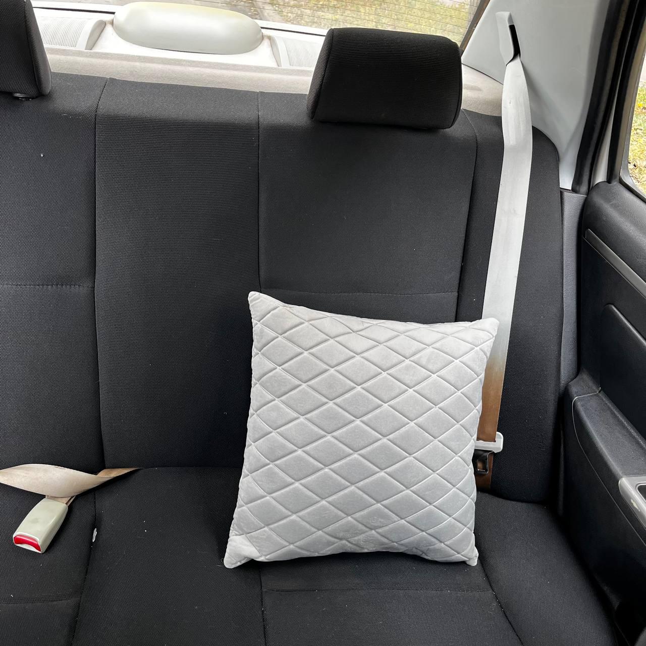 Подушка под голову в машину из алькантары 45х45 см Светло-серый (24167331) Подушка под голову в машину из алькантары 45х45 см Светло-серый (24167331)