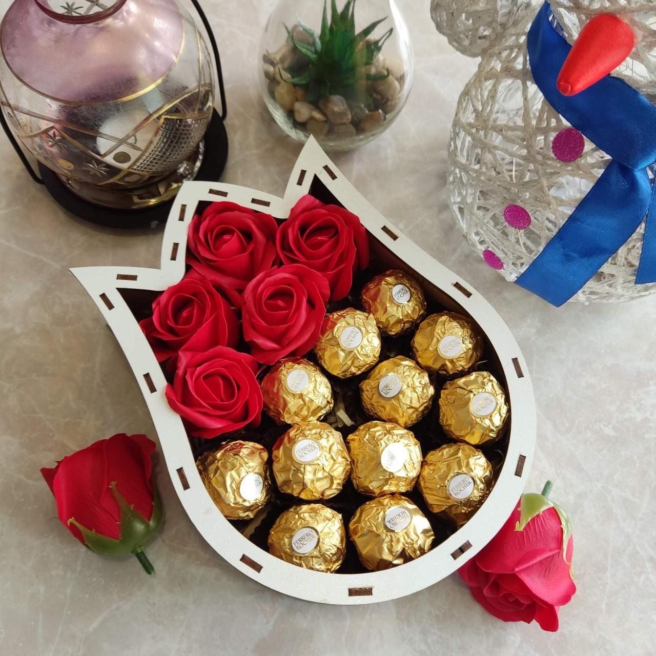 Подарунковий бокс із цукерок Ferrero і троянд для дівчини на 8 березня/день закоханих/день народження (ar40) - фото 7