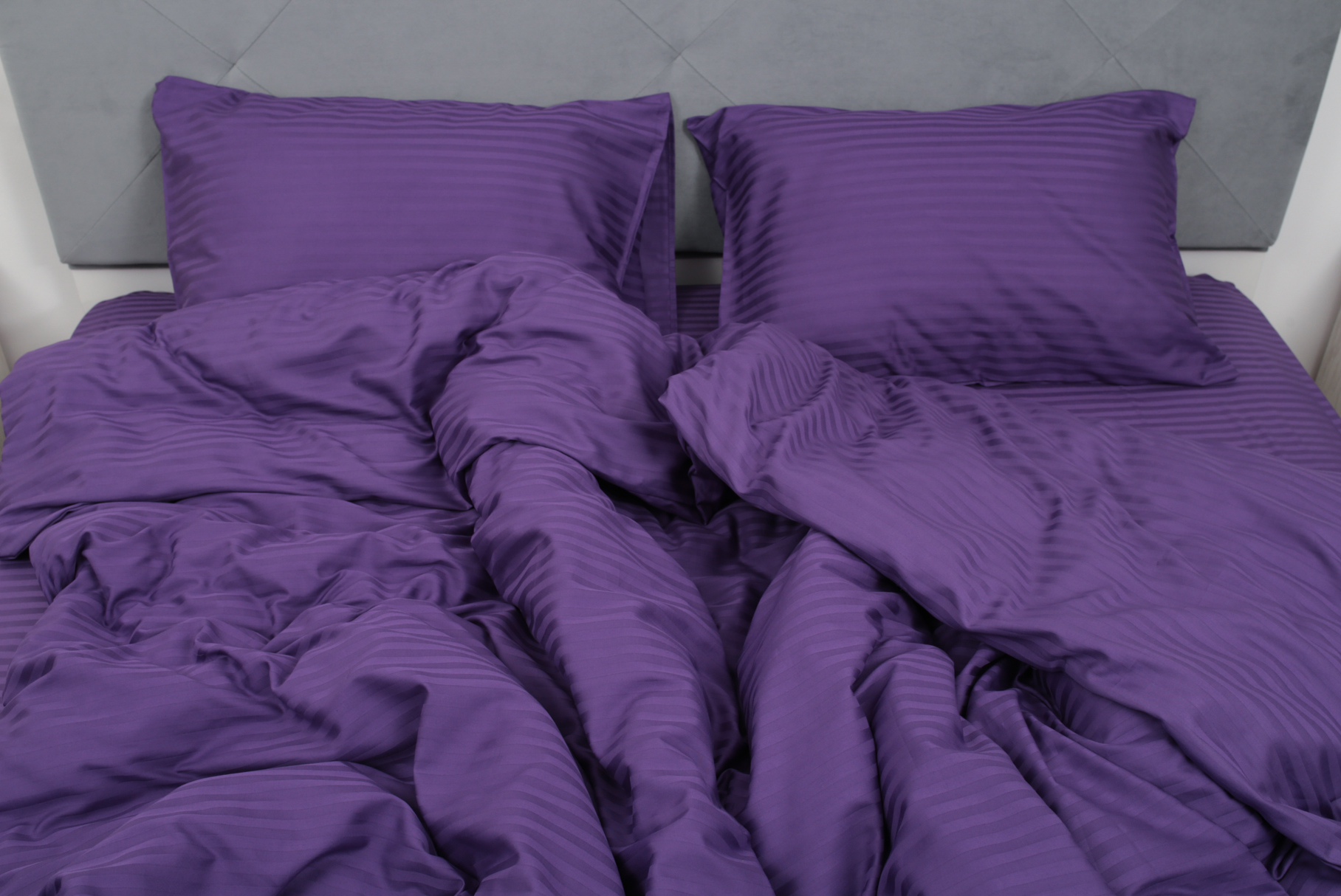 Комплект постельного белья семейный Amore violet3542 страйп-сатин Фиолетовый (KPB-As-STLux-violet3542 70x70_) - фото 2 Комплект постельного белья семейный Amore violet3542 страйп-сатин Фиолетовый (KPB-As-STLux-violet3542 70x70_) - фото 2