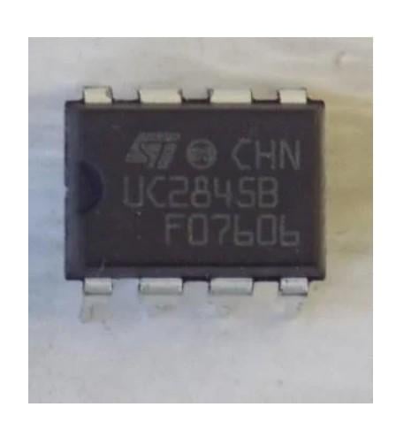 Мікросхема UC2845B UC2845BN/DIP8 (30174)