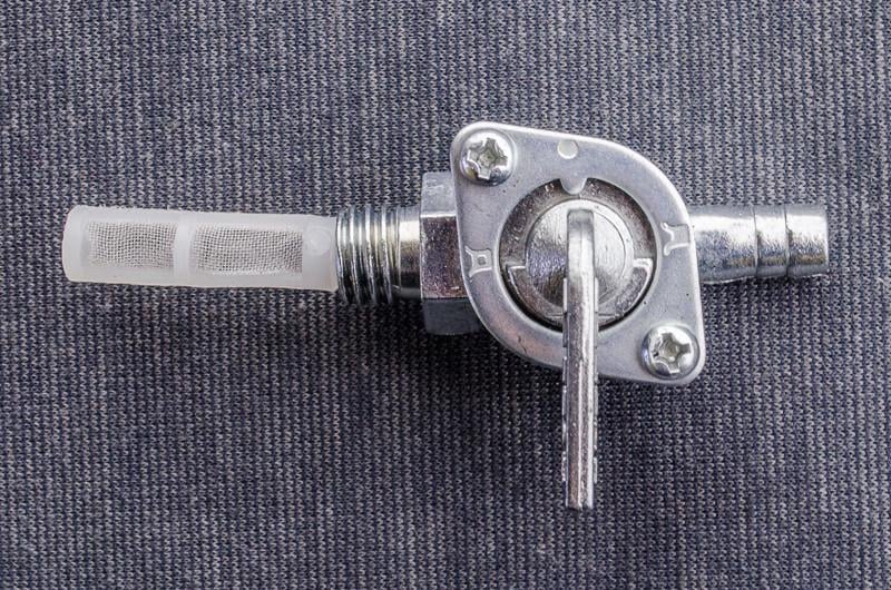 Краник топливный для бензиновых опрыскивателей 50-55 см3