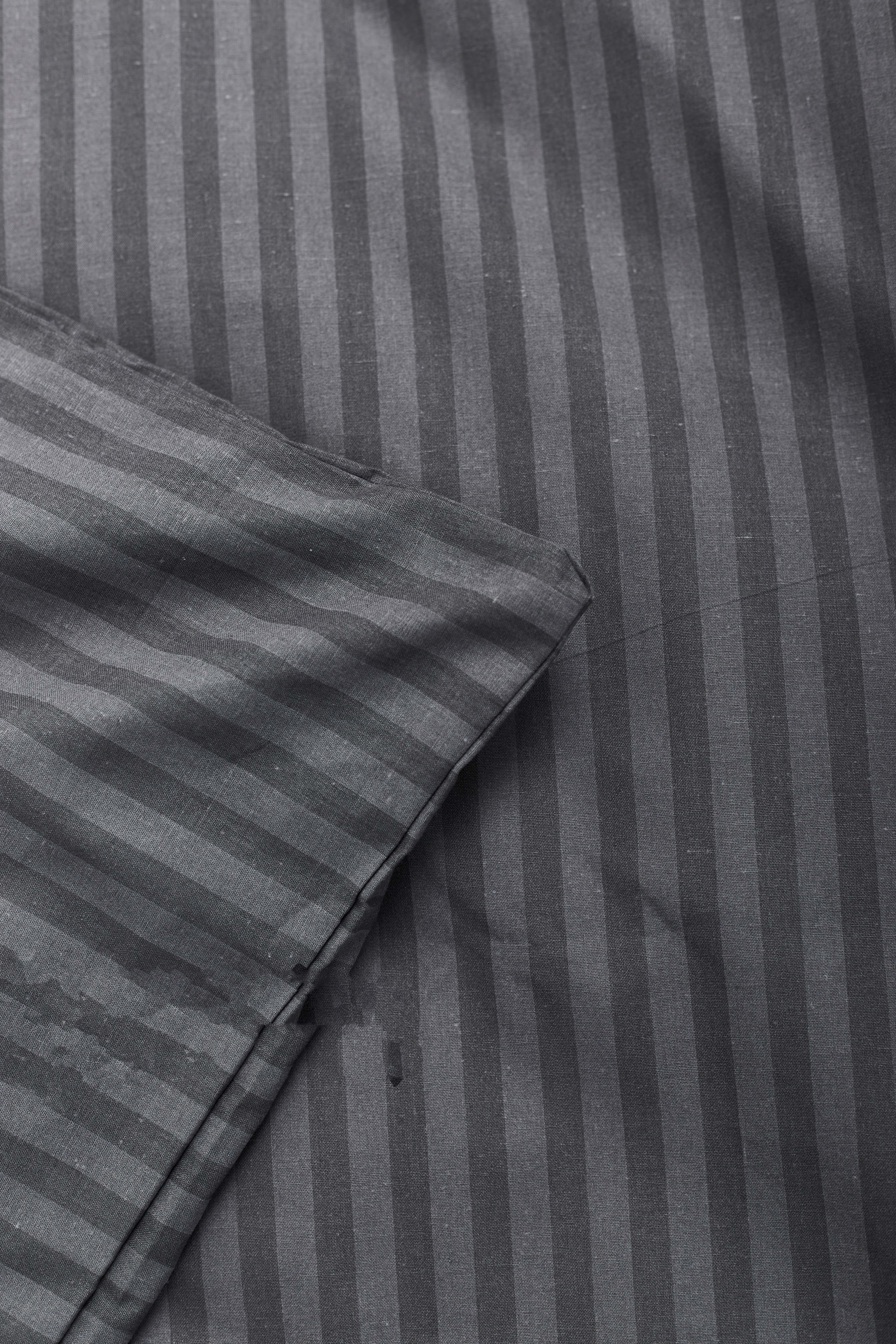 Комплект постільної білизни Moon&Star Gray Stripe&Black Gold Люкс бязь євро 200х220 см 50х70 см/2 шт. (MS-820001056) - фото 8 Комплект постільної білизни Moon&Star Gray Stripe&Black Gold Люкс бязь євро 200х220 см 50х70 см/2 шт. (MS-820001056) - фото 8