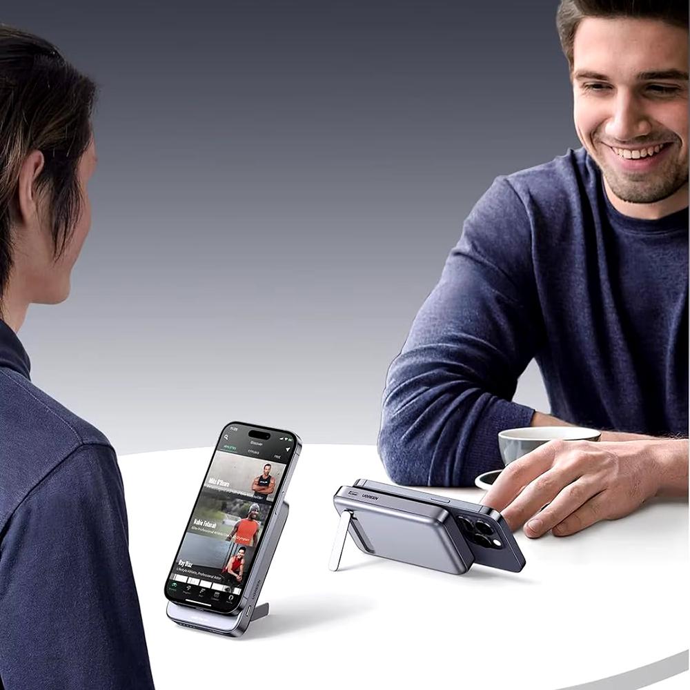 Аккумулятор внешний с MagSafe UGREEN PB206 10000mAh Magnetic Wireless With Holder Gray (15086) - фото 3 Аккумулятор внешний с MagSafe UGREEN PB206 10000mAh Magnetic Wireless With Holder Gray (15086) - фото 3