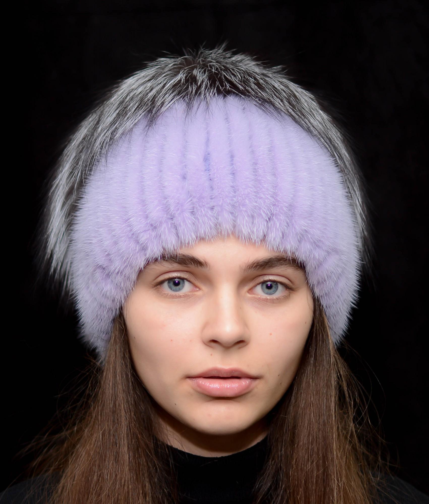 Шапка из вязаной норки Меховой стиль Стрекоза с помпоном натуральный мех M-L Сирень (117/G)