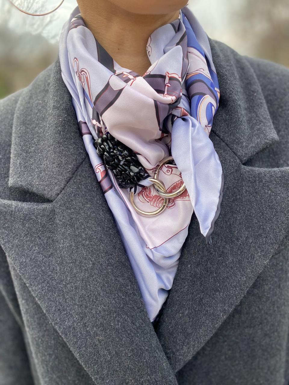 Хустка дизайнерська шовкова My Scarf Сапфірове сіяння з каменем агат 90 см (35280099) Хустка дизайнерська шовкова My Scarf Сапфірове сіяння з каменем агат 90 см (35280099)