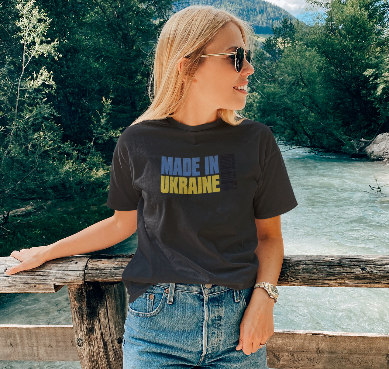 Футболка женская Mishe 11000065 Патриотическая с надписью S Черный (11000065_3)