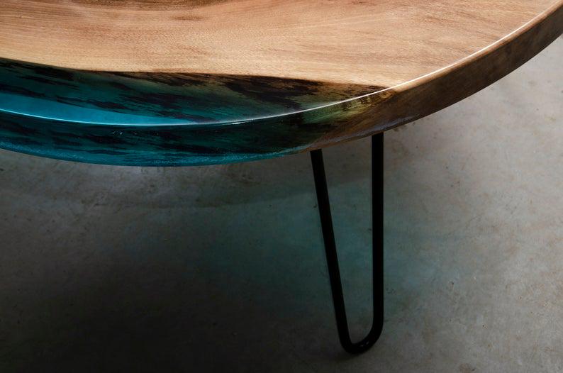 Стол журнальный Сидней дизайнерский река круглый из прозрачной эпоксидная смолы и массива ореха 800х480 мм - фото 3 Стол журнальный Сидней дизайнерский река круглый из прозрачной эпоксидная смолы и массива ореха 800х480 мм - фото 3