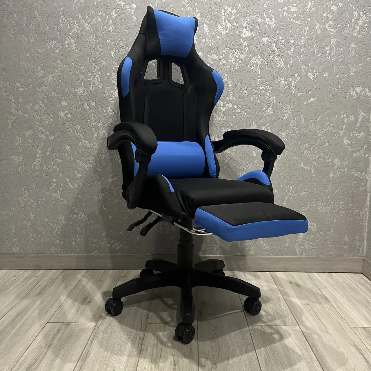 Кресло игровое PRESTIGE M11 Черный/Синий Кресло игровое PRESTIGE M11 Черный/Синий