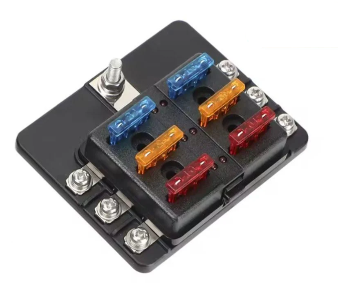 Блок предохранителей универсален на 6 шт.
