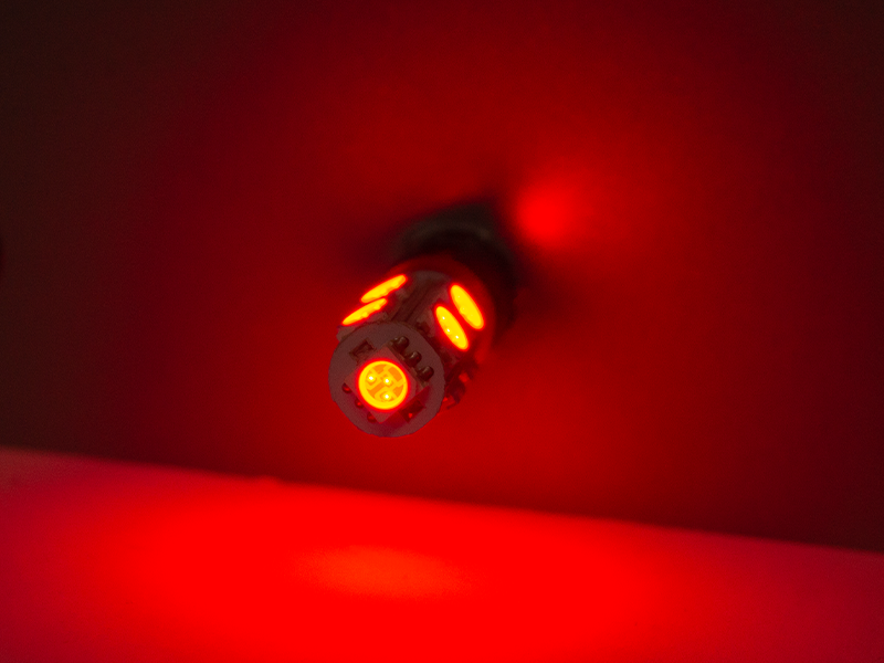 Автомобильная лампа светодиодная LEDUA T10-5050-9 SMD 12V Красный (169L) - фото 2 Автомобильная лампа светодиодная LEDUA T10-5050-9 SMD 12V Красный (169L) - фото 2