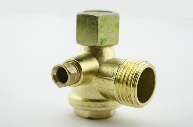 Клапан зворотний з гайкою мідний для компресора (2298)