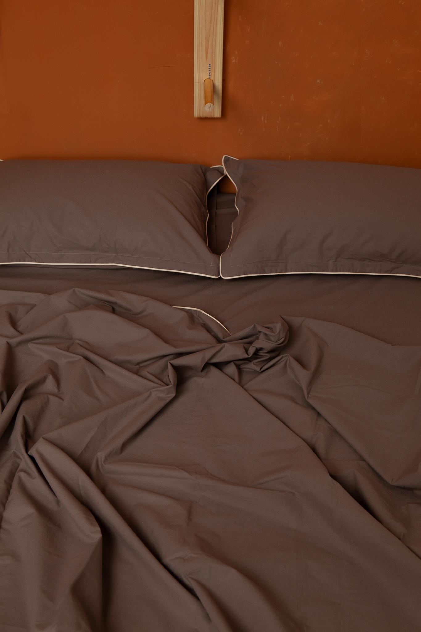 Комплект постельного белья White Dream полуторный 155х215 см вареный хлопок Коричневый (wd-brown/1) - фото 1