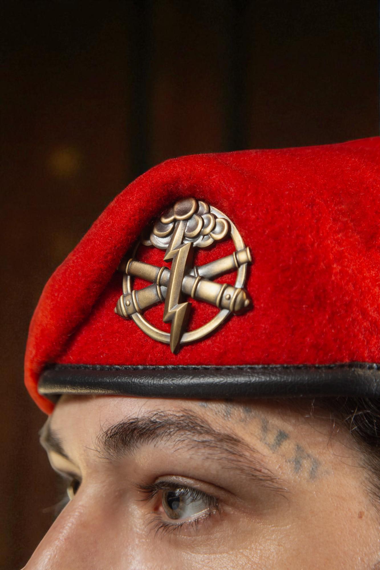 Берет Артиллерии Капля Красный M/55-56 см (28957285) - фото 4 Берет Артиллерии Капля Красный M/55-56 см (28957285) - фото 4