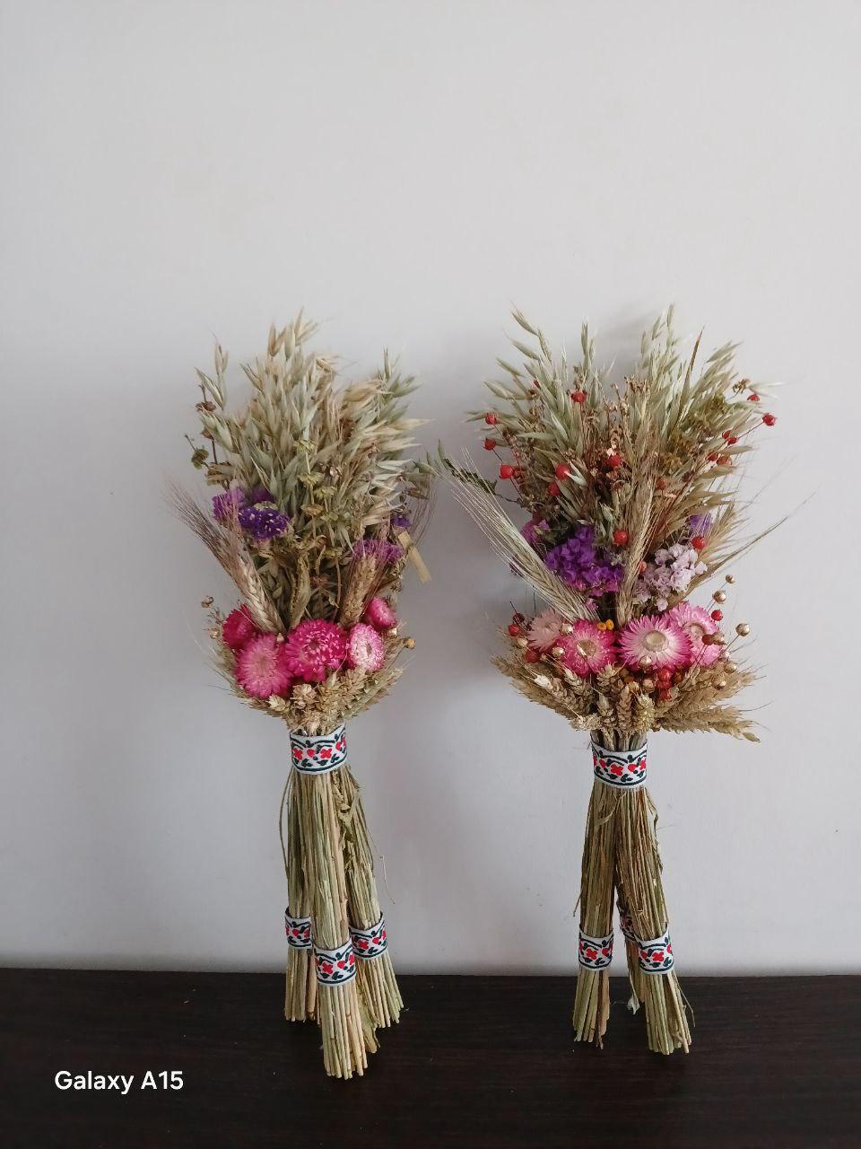 Дидух рождественский из колосья пшеницы/льна и овса на трех ножках 35-40 см с лентой вышиванкой Черный (2822701416) - фото 4 Дидух рождественский из колосья пшеницы/льна и овса на трех ножках 35-40 см с лентой вышиванкой Черный (2822701416) - фото 4