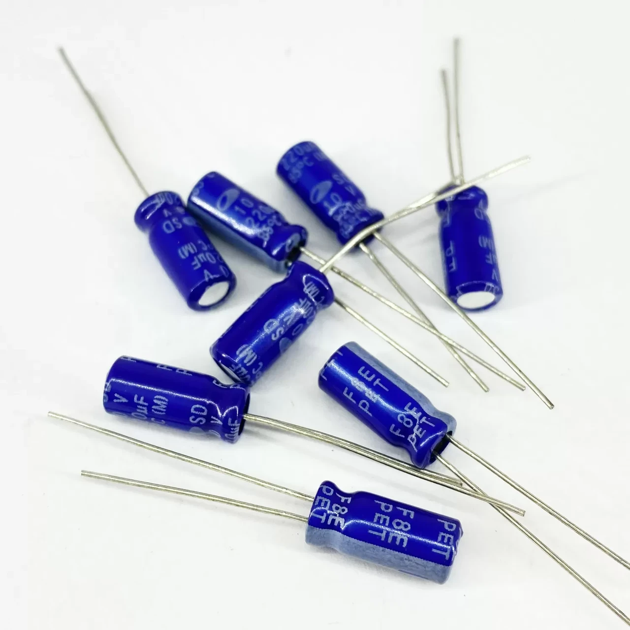 Конденсаторы электролитические SAMWHA 220 мкф 10V 5x11 мм 85 °C (1965011332)