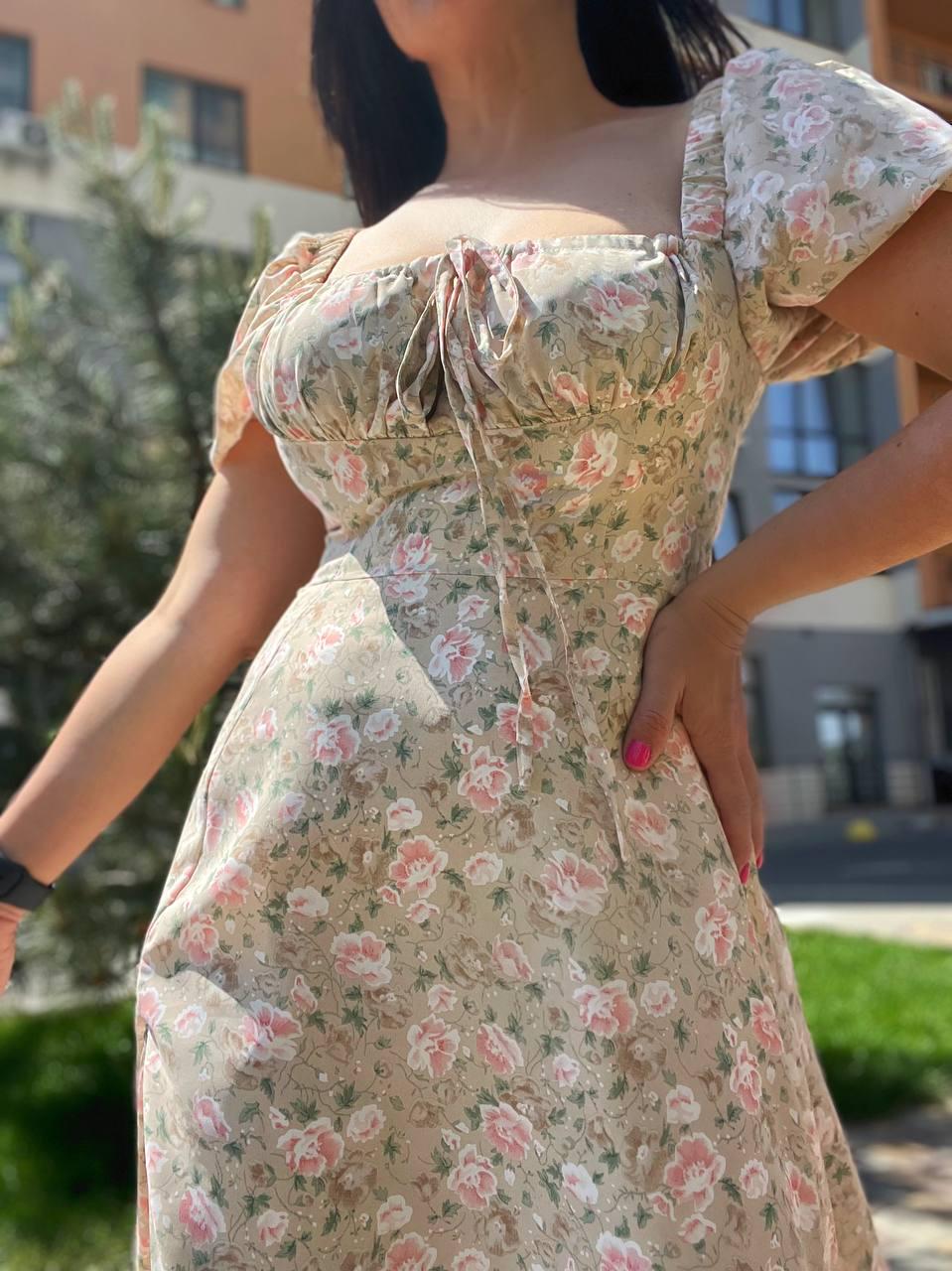 Платье женское летнее A-N 2669 цветочный принт разрез шнурок на груди длинное M Бежевый (2046) - фото 4 Платье женское летнее A-N 2669 цветочный принт разрез шнурок на груди длинное M Бежевый (2046) - фото 4